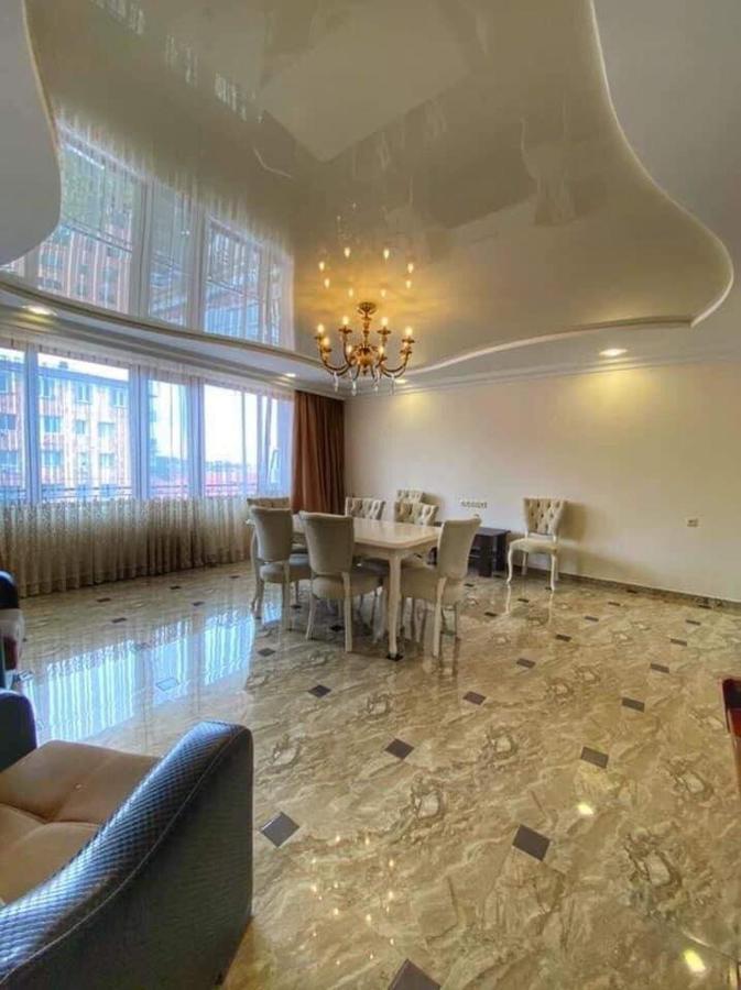 Apartment Dolphin Batumi Zewnętrze zdjęcie